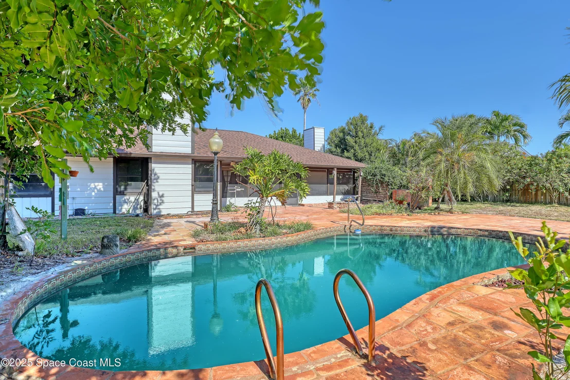 Photo of 235 Sand Dollar Road S