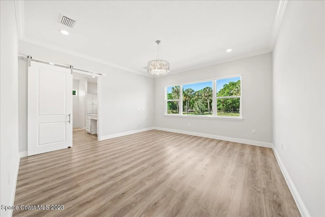 Photo of 2255 Seminole Boulevard