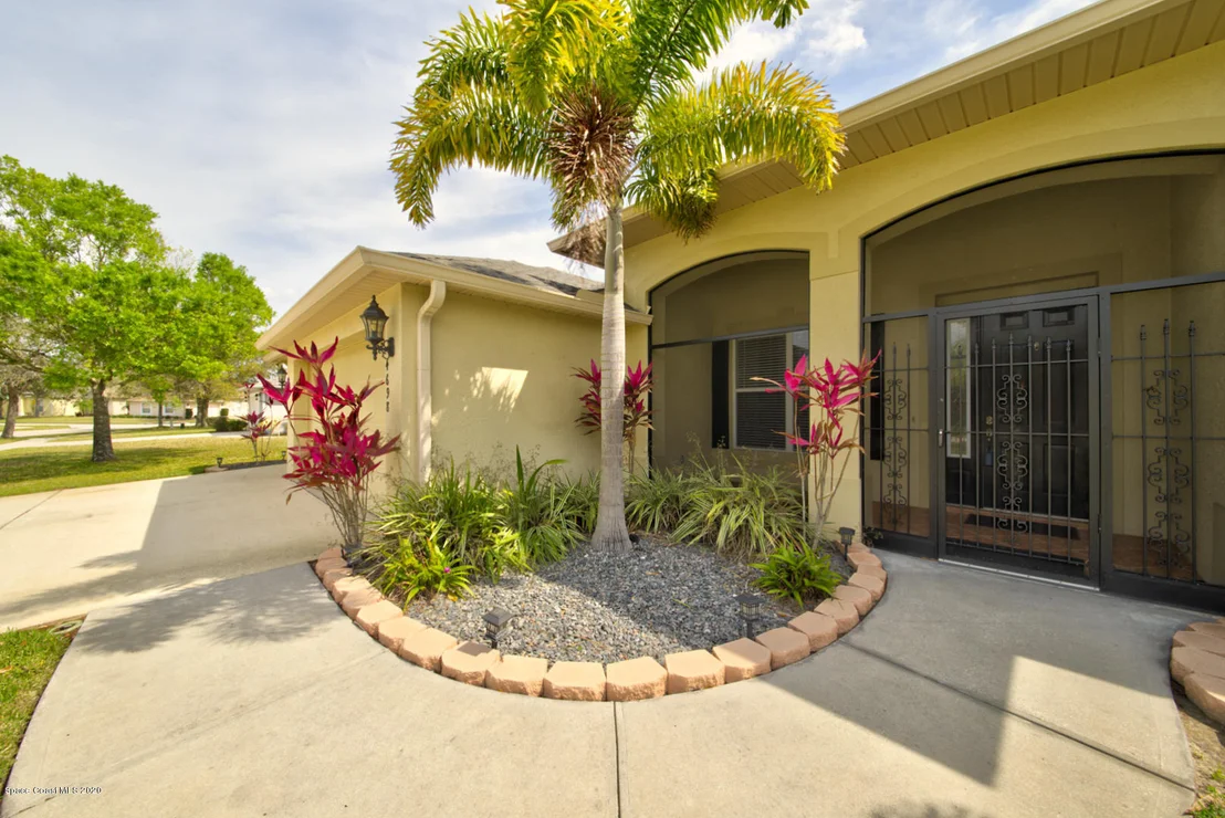 Photo of 4698 Alamanda Drive