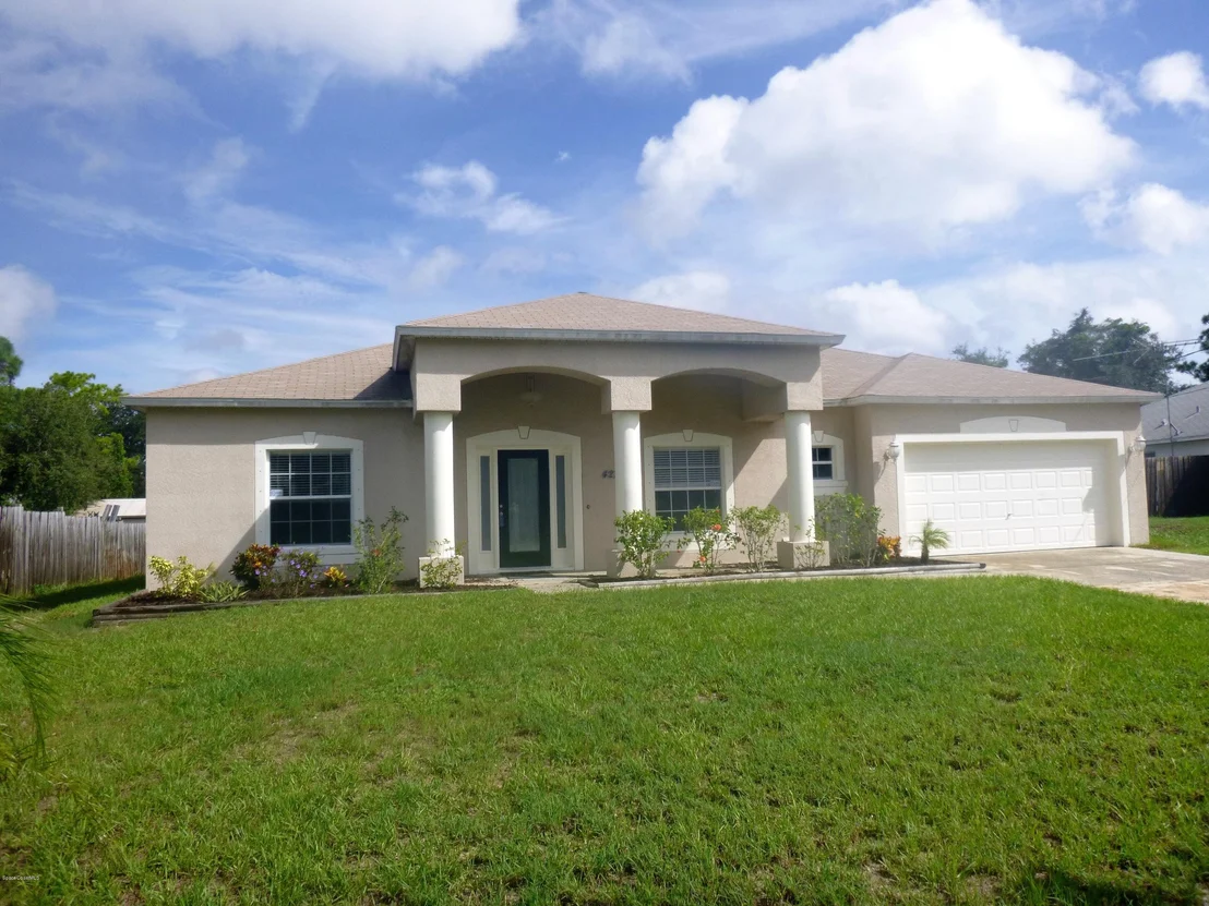 Photo of 4270 Mac Tavish Street