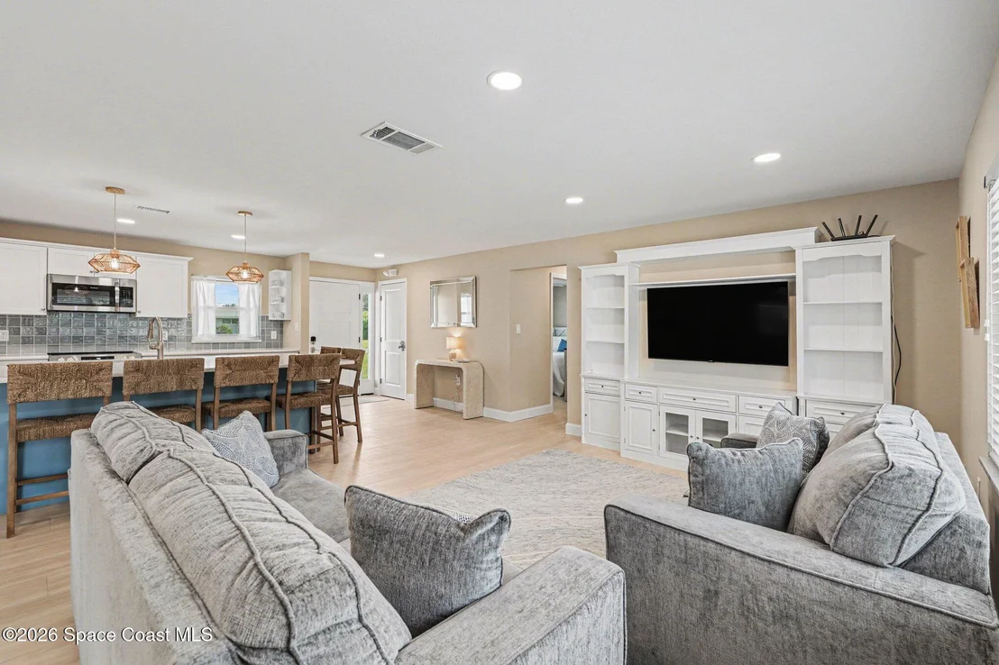 Photo of 375 Cyprus Drive
