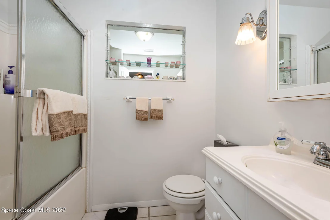 Photo of 834 Mohawk Avenue