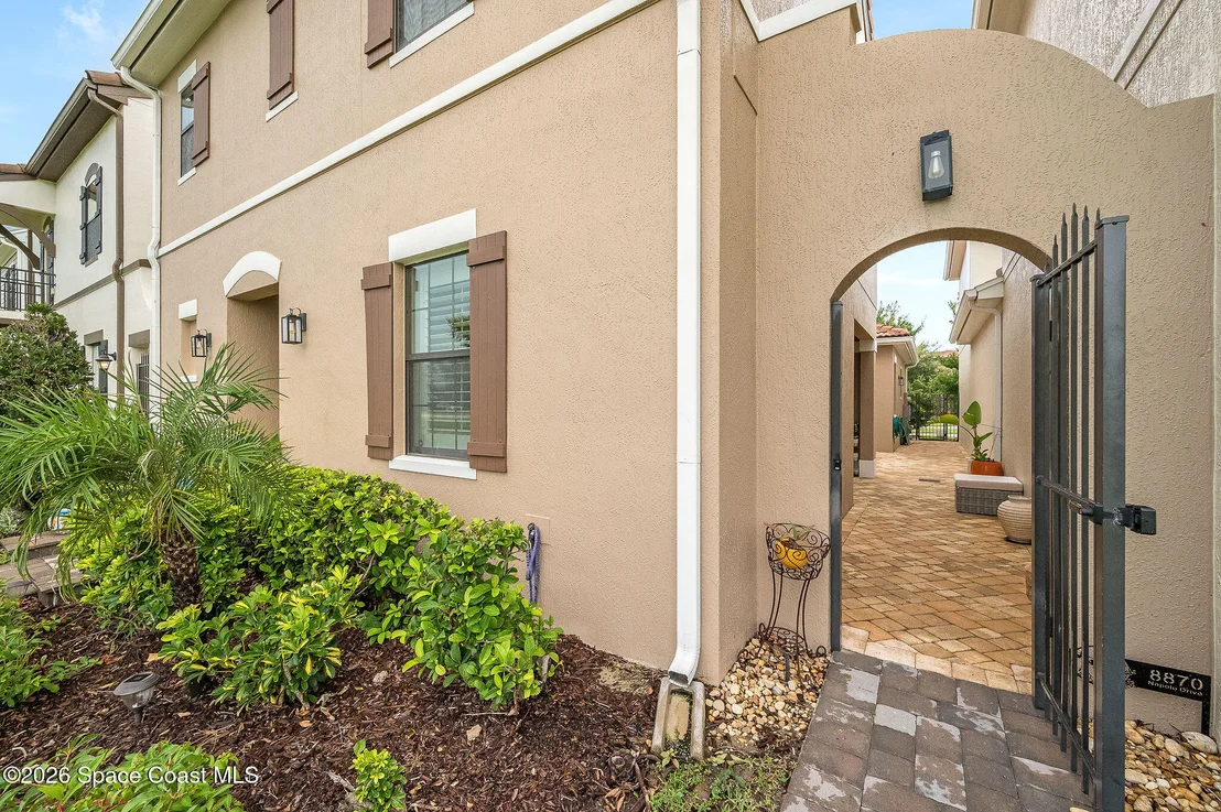 Photo of 8870 Napolo Drive