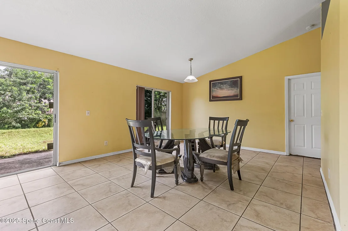 Photo of 1099 Pace Drive NW