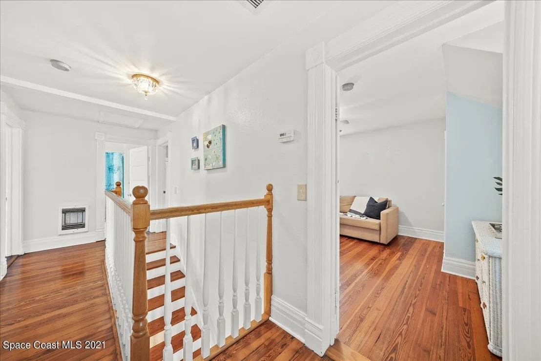Photo of 1800 Pineapple Avenue
