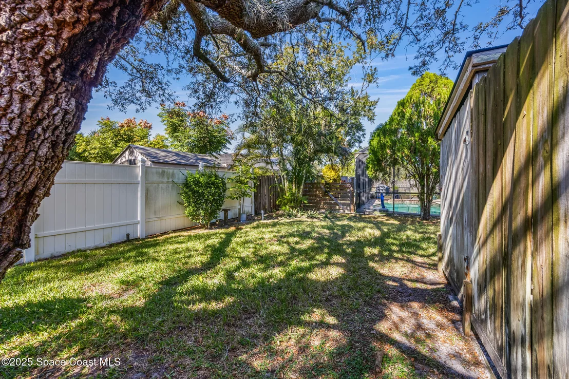 Photo of 1007 Pineapple Avenue NE