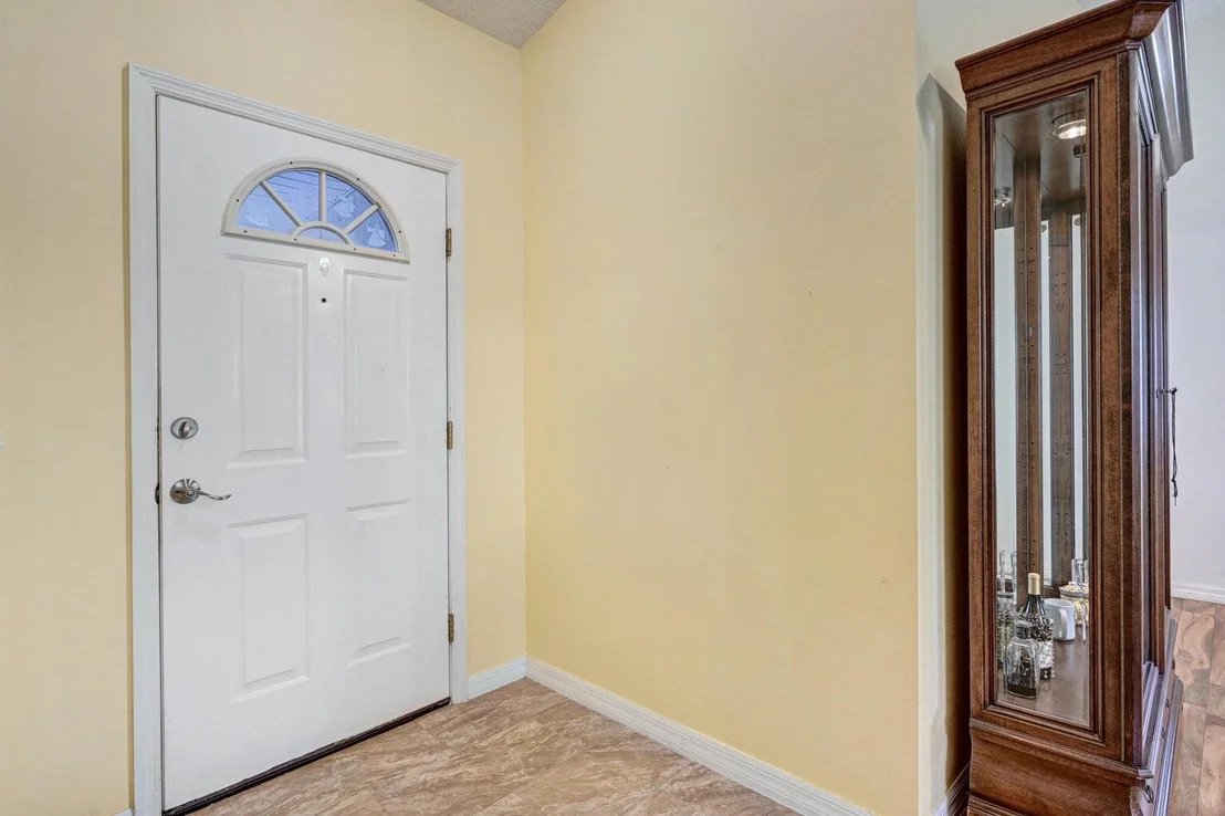 Photo of 1180 Goldenrod Circle NE