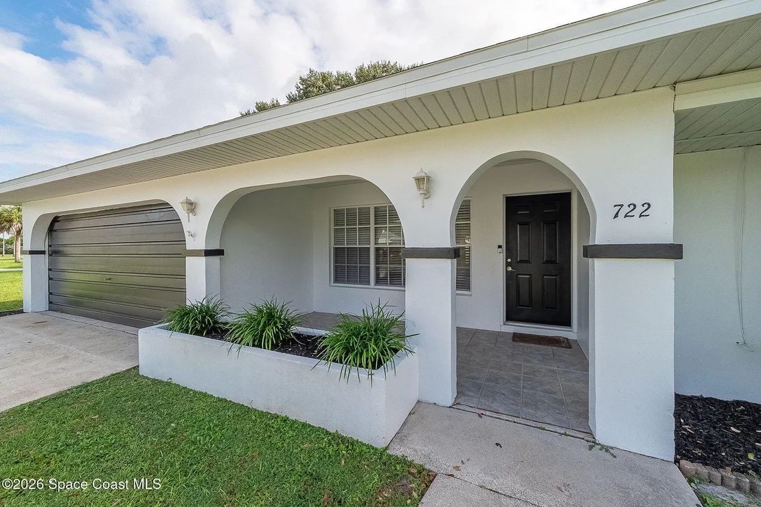Photo of 722 Apollo Circle NE