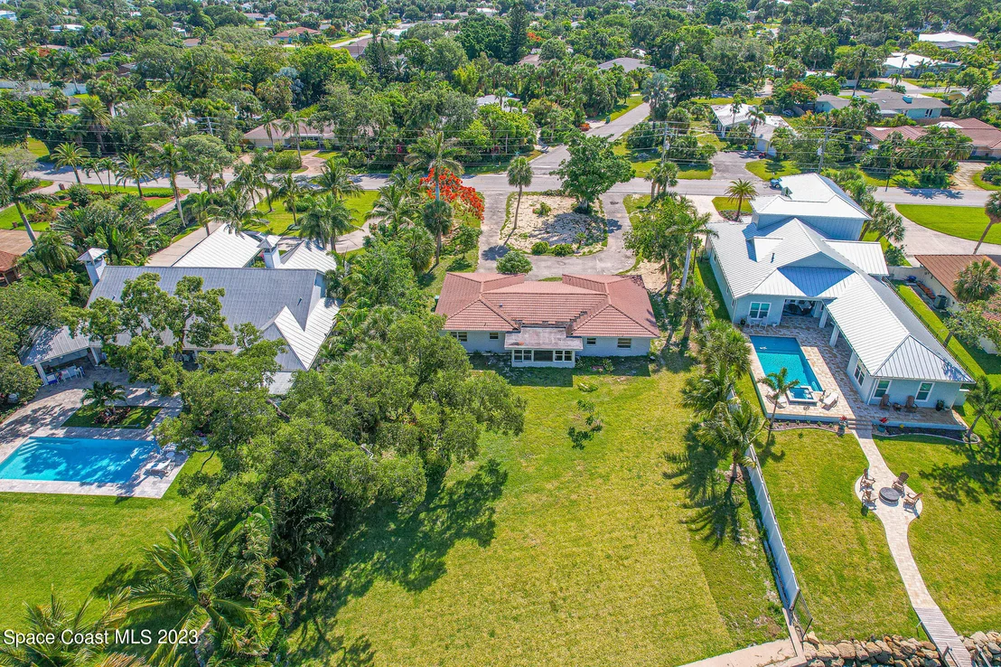 Photo of 804 S Riverside Drive