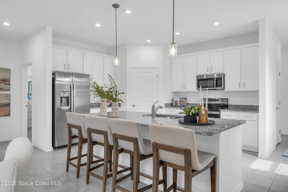Photo of 866 Castleford Avenue NE