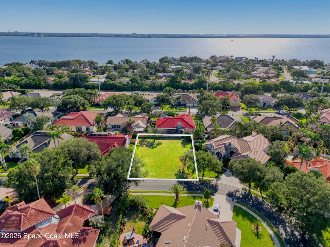 Photo of 565 Newport Drive