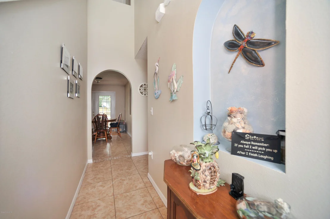 Photo of 1265 White Oak Circle