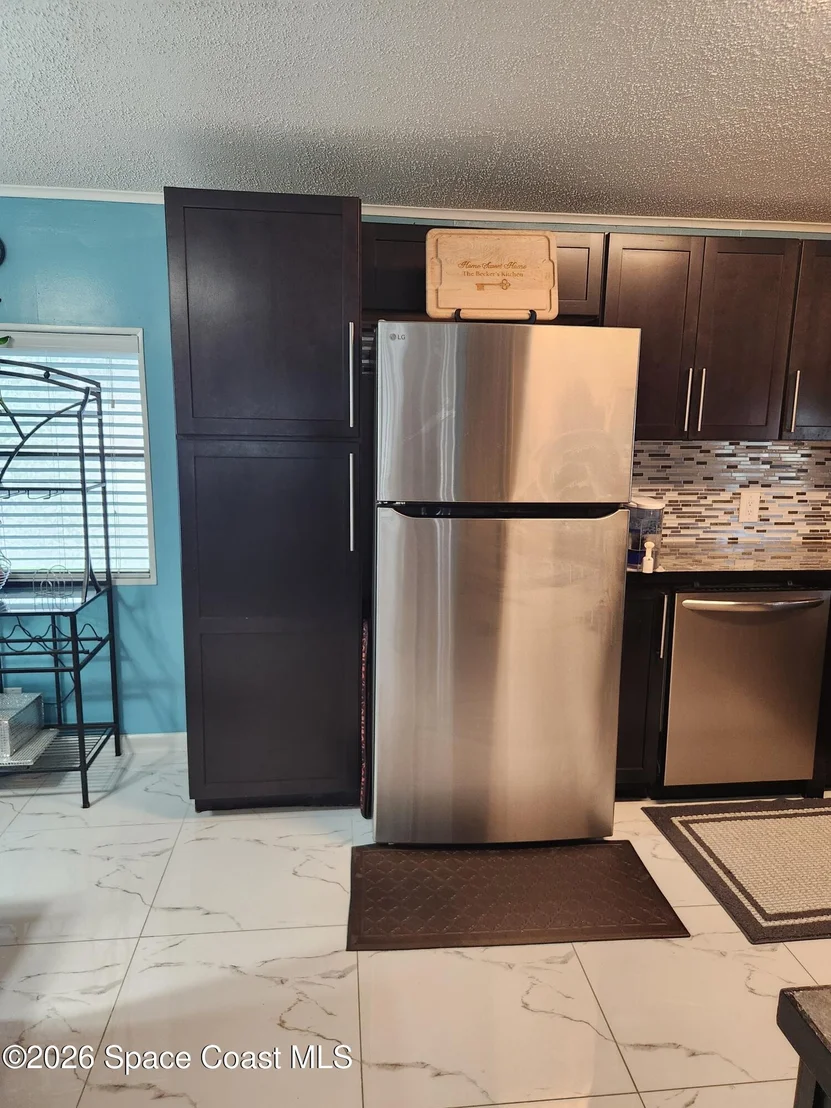 Photo of 2310 Coconut Palm Drive NE