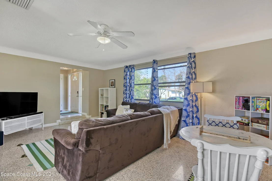 Photo of 1713 Golfview Drive