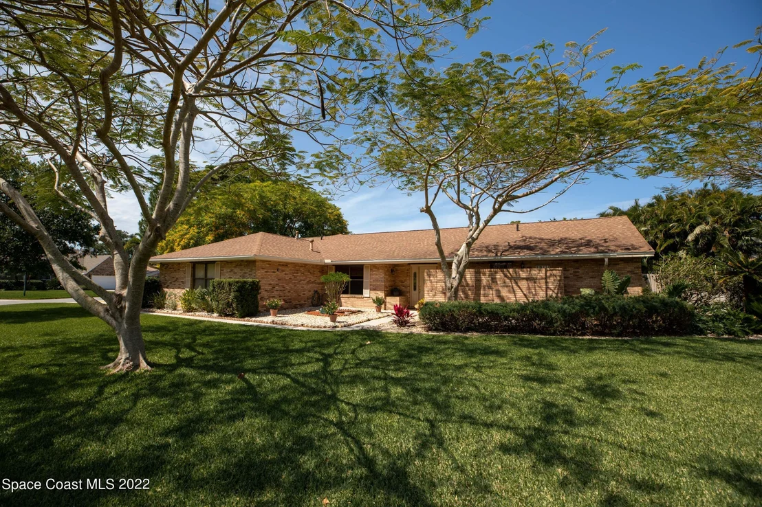Photo of 525 Sawgrass Circle