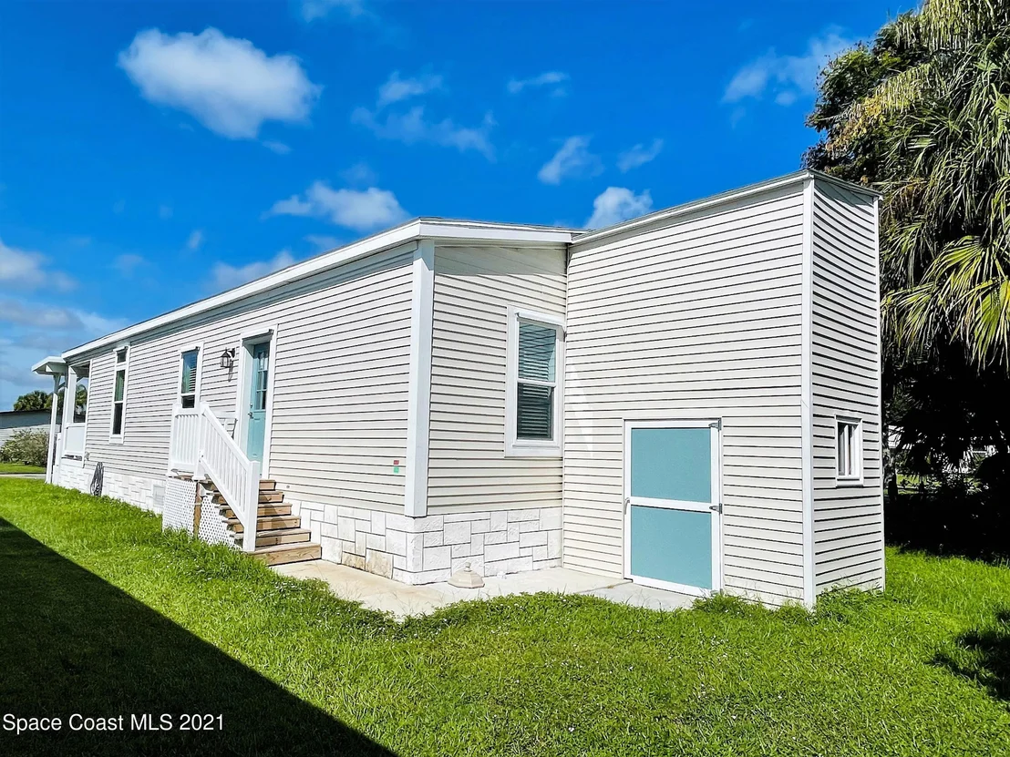 Photo of 816 Pinewood Boulevard