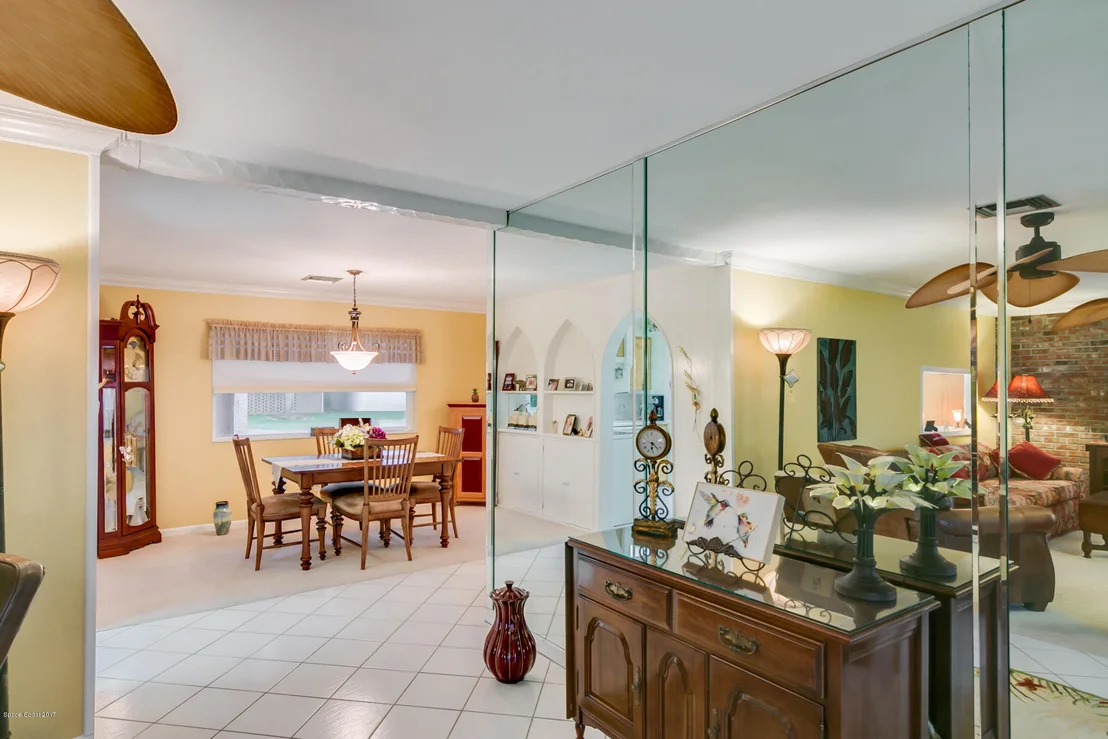 Photo of 821 Heron Road