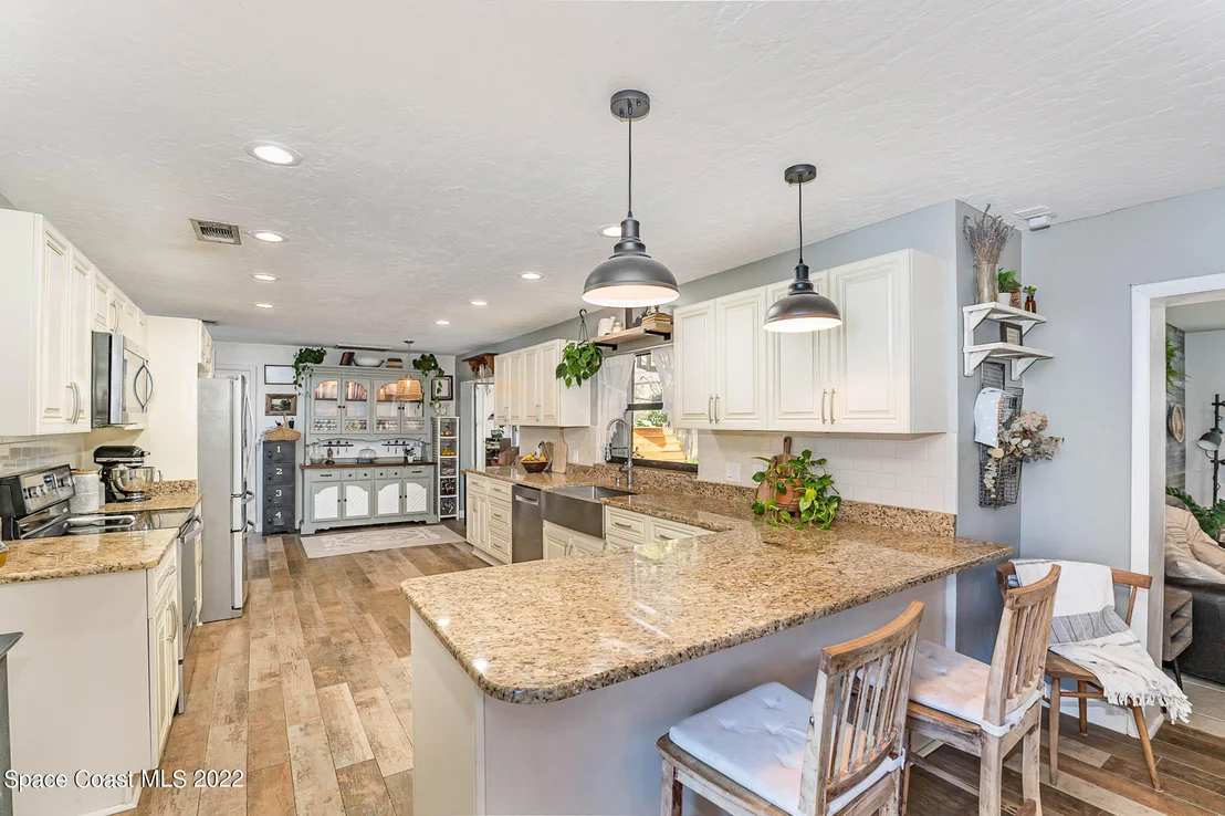 Photo of 142 11th (Eleventh) Avenue