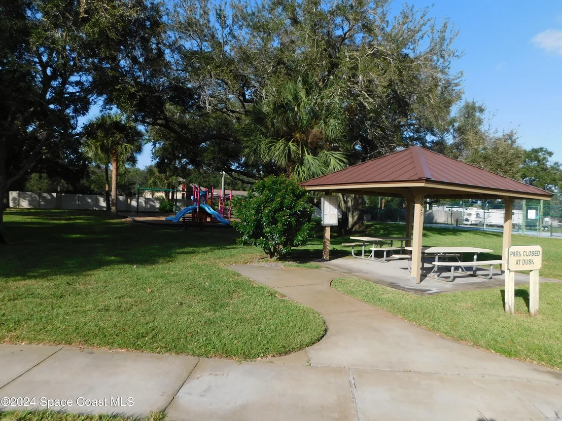 Photo of 984 Whisperoak Drive