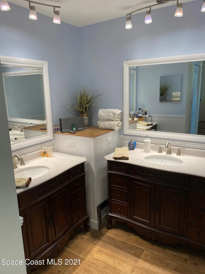 Photo of 445 Hamlin Avenue