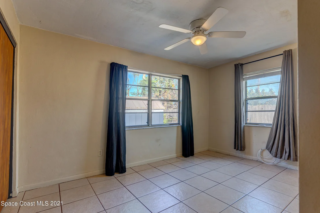 Photo of 2975 Kosuth Road NE