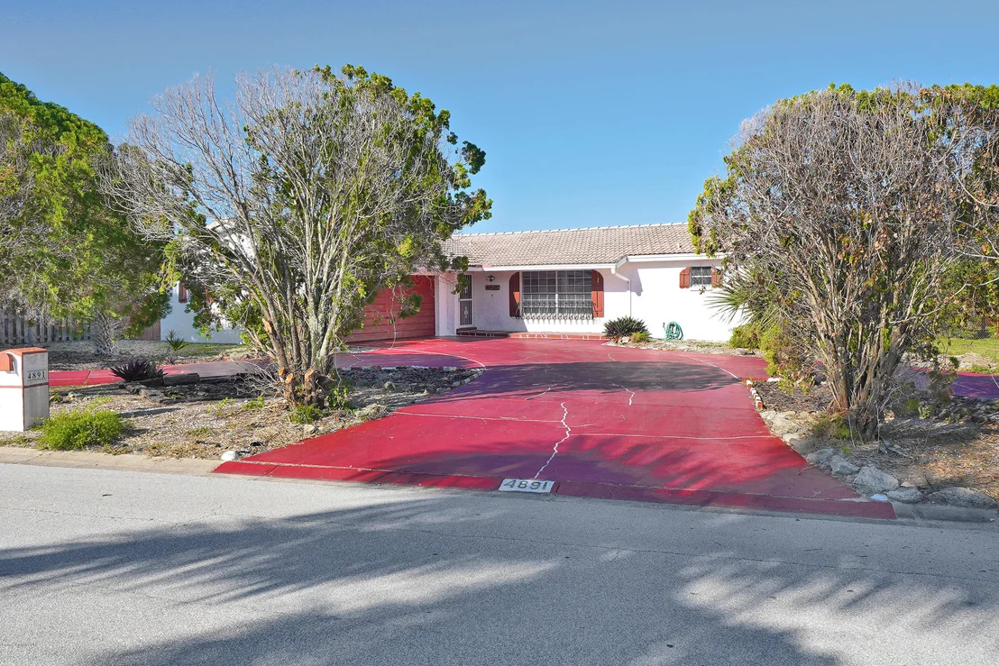 Photo of 4891 Fairview Drive
