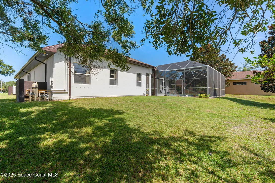 Photo of 4540 Canard Road