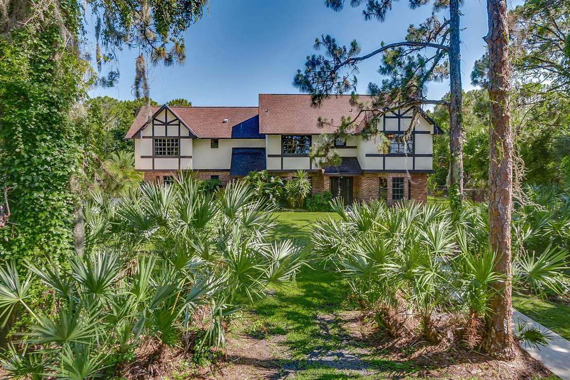 Photo of 4565 Lake Washington Road