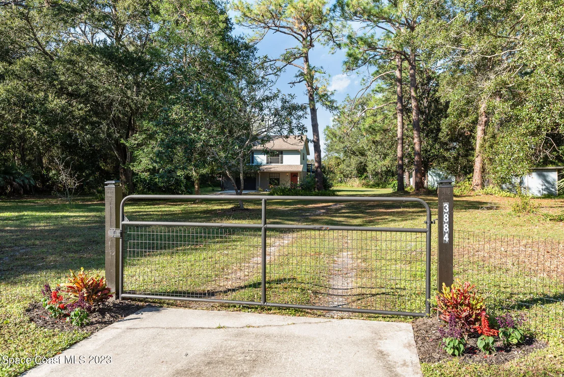 Photo of 3884 Sterling Street