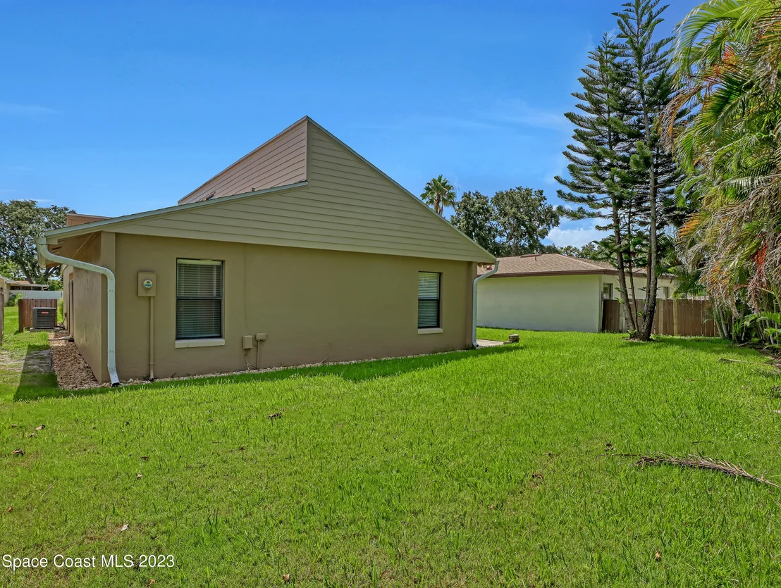 Photo of 220 Applewood Circle