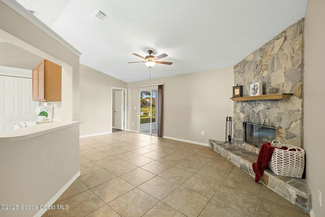 Photo of 6996 Hammock Lakes Drive