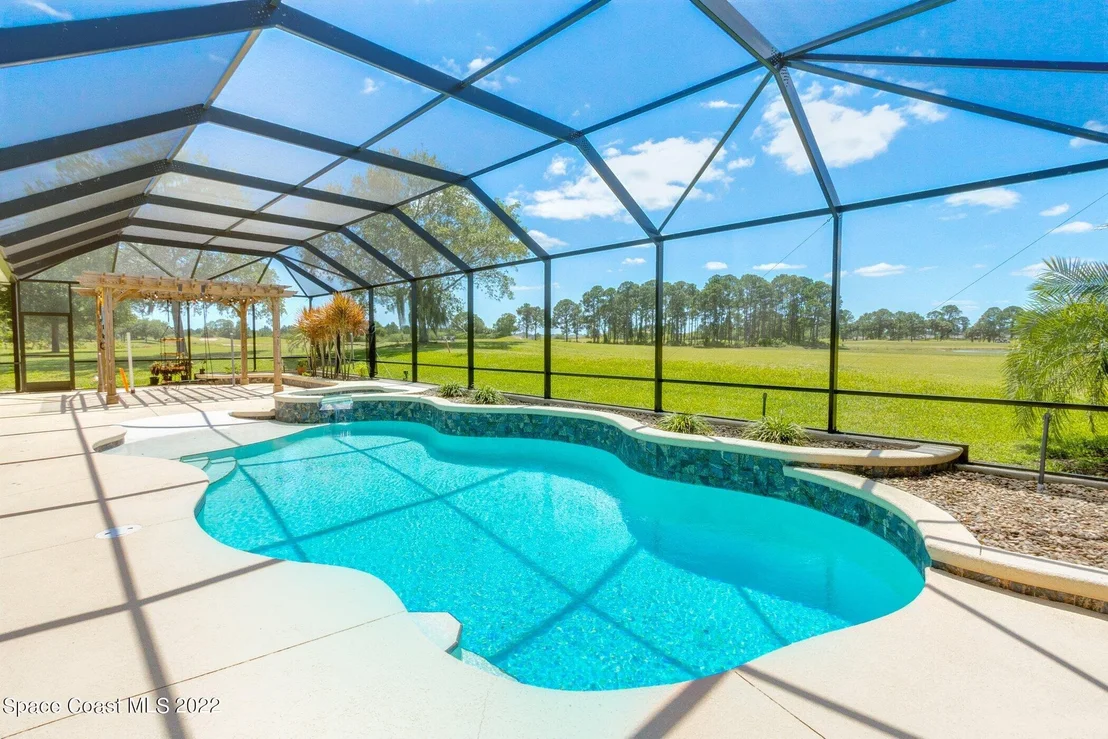 Photo of 2024 Windbrook Drive SE