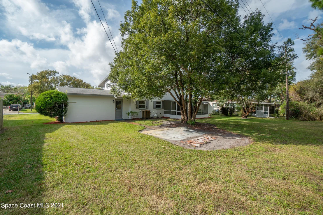 Photo of 1726 Golfview Drive