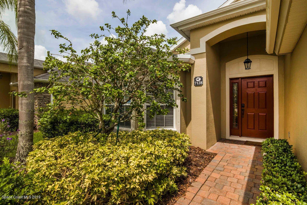 Photo of 7128 Broderick Drive