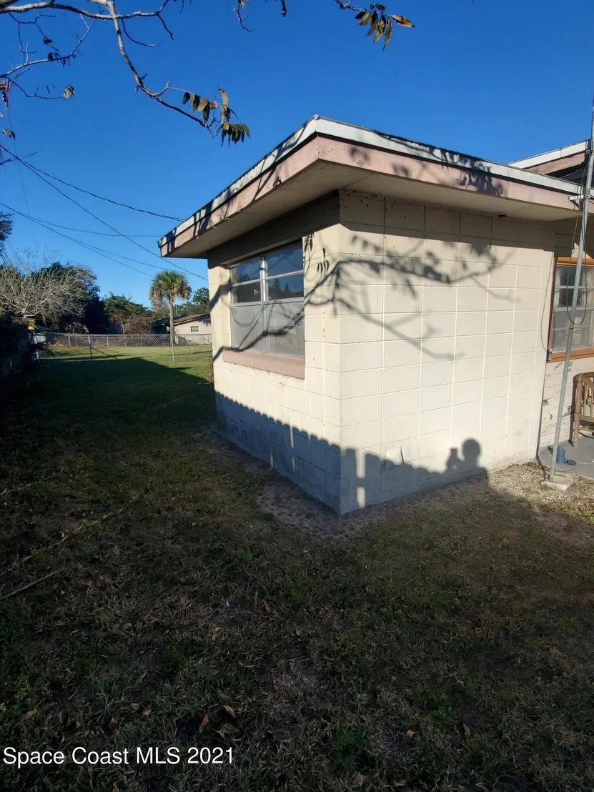 Photo of 1905 Golfview Drive