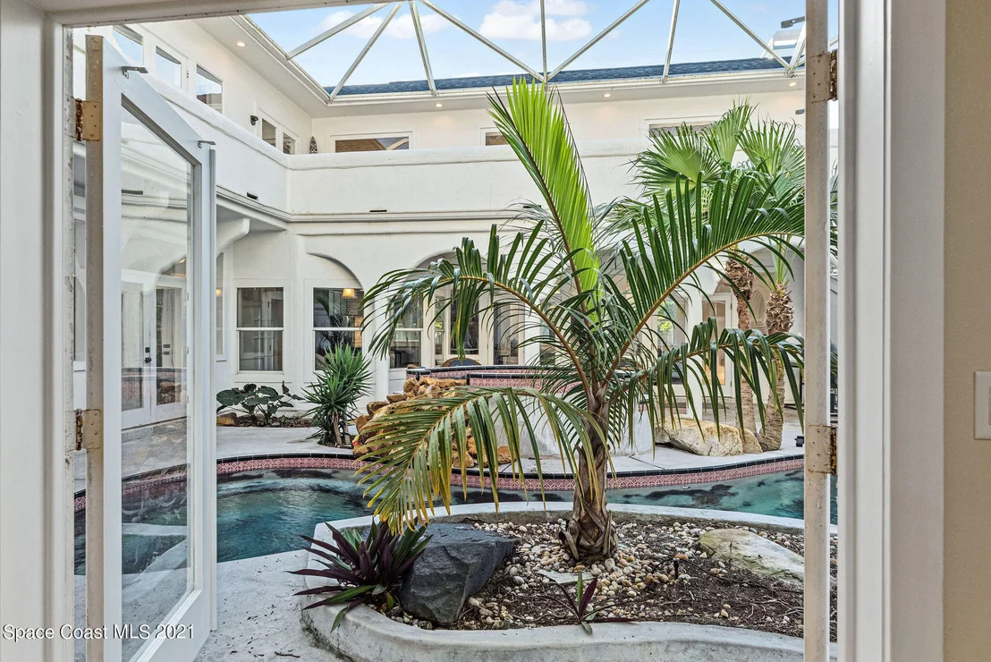 Photo of 472 Peregrine Drive