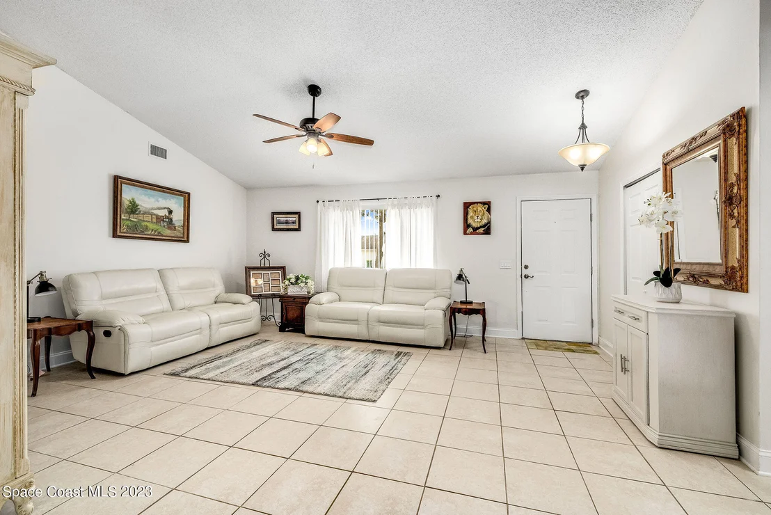 Photo of 4630 Robert Street