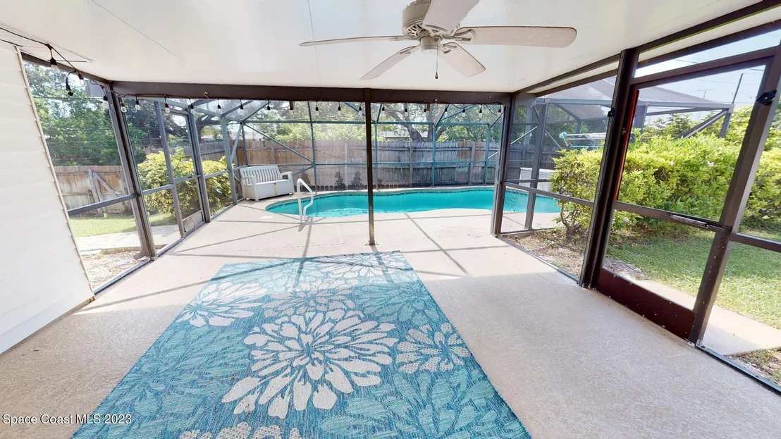 Photo of 1457 Albert Drive