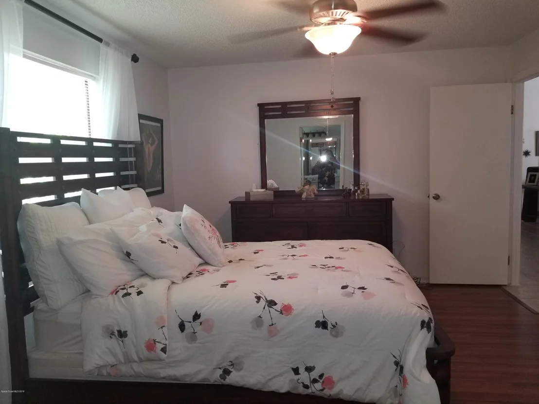 Photo of 5095 Carter Street