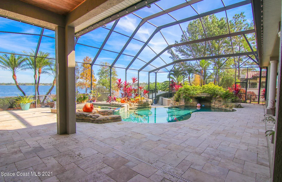 Photo of 228 Mclean Point