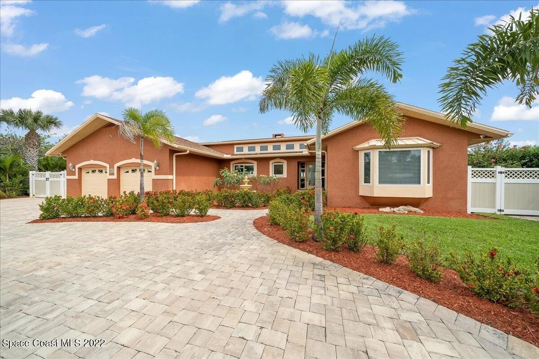 Photo of 83 W Bay Drive