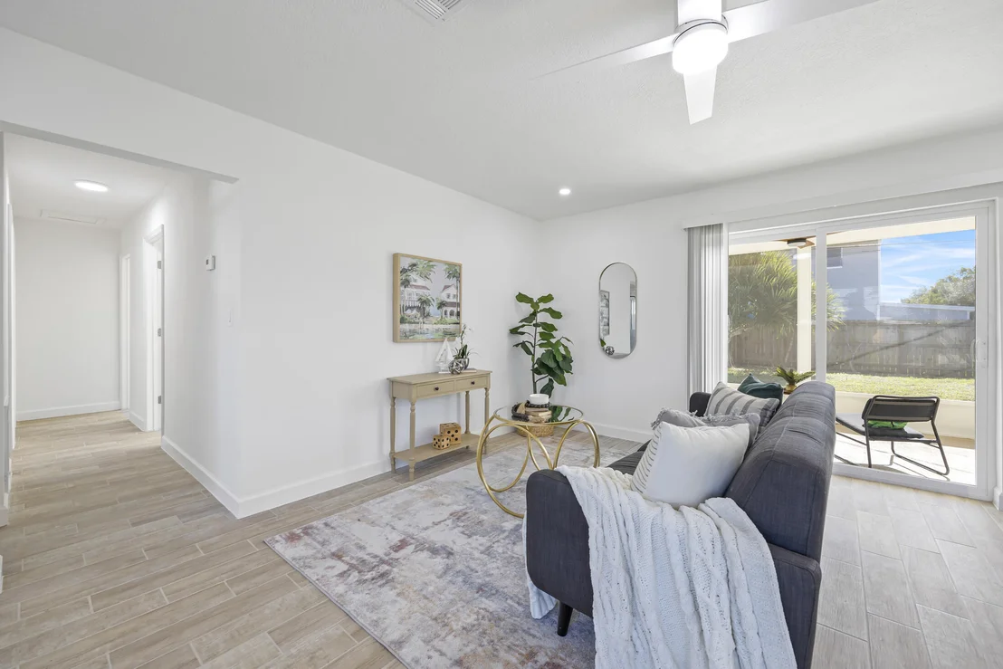 Photo of 132 SE 3rd Street