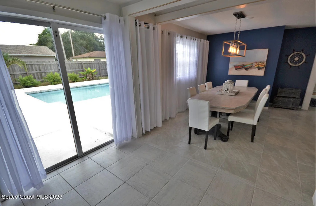 Photo of 2785 Locksley Road