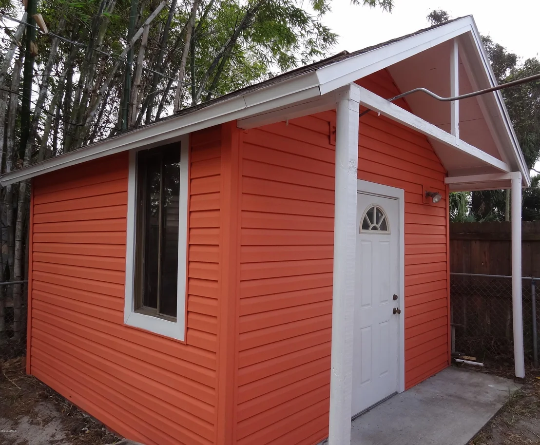 Photo of 1097 Riverdale Drive
