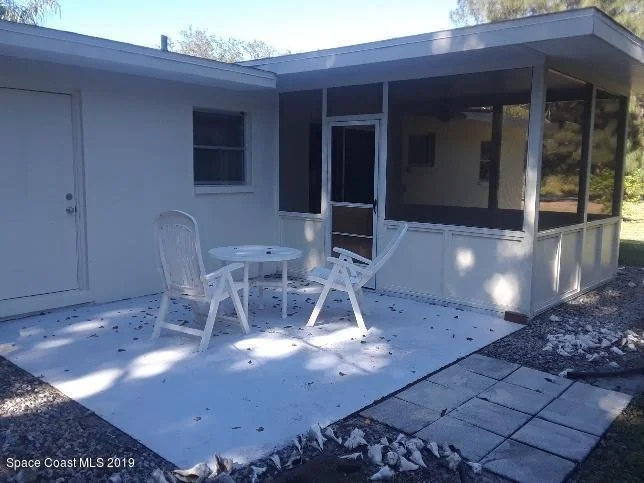 Photo of 1135 NE Ver Circle NE