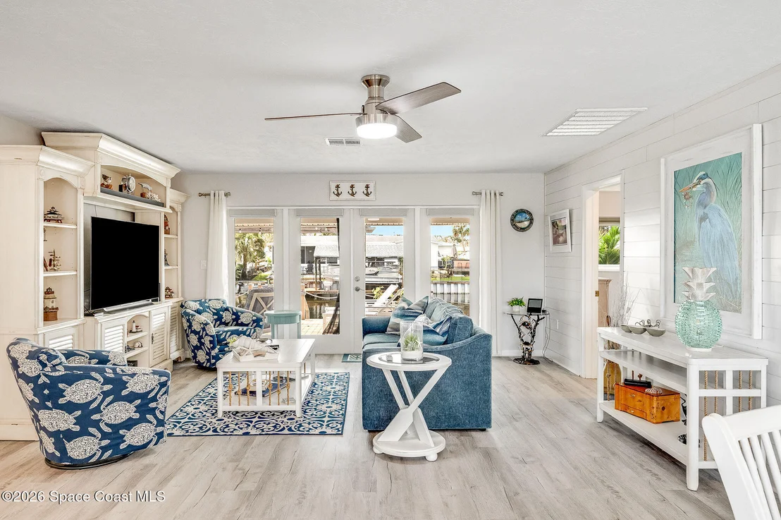 Photo of 452 Cardinal Drive