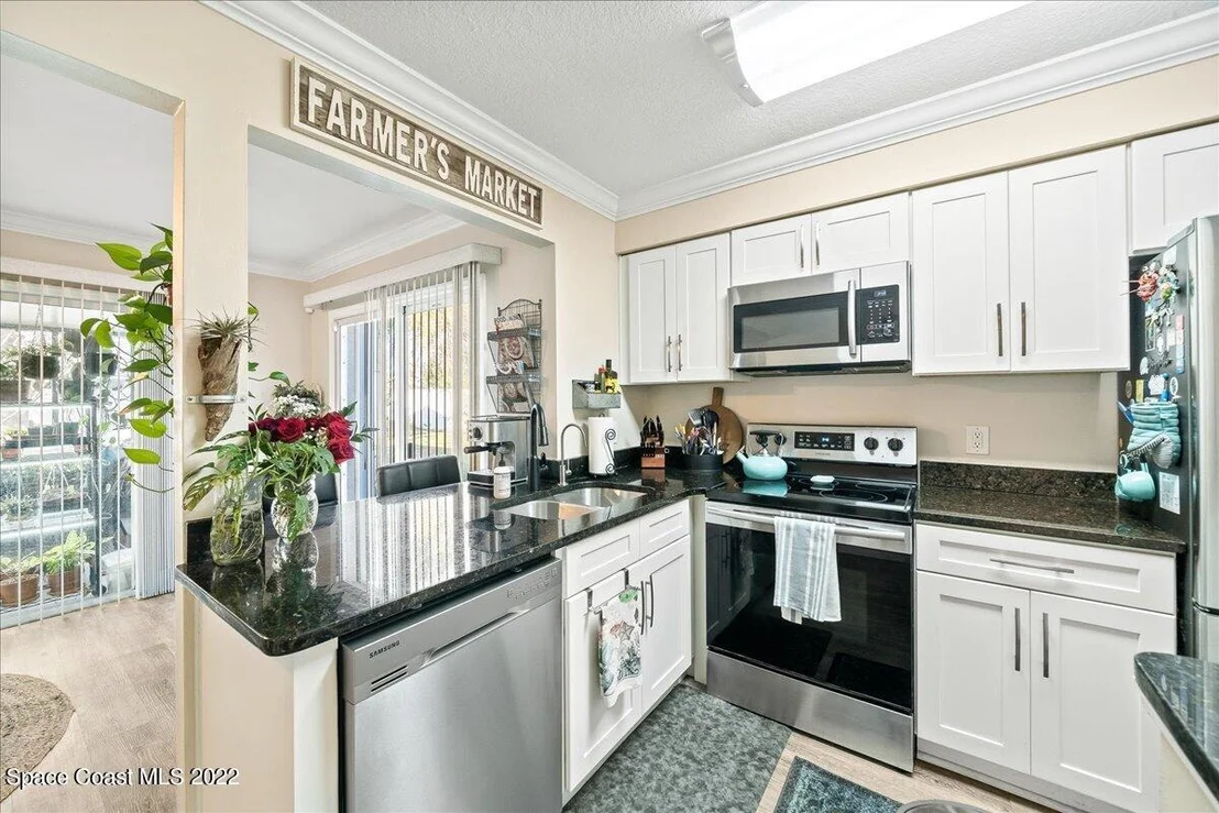 Photo of 1300 Cindy Circle NE