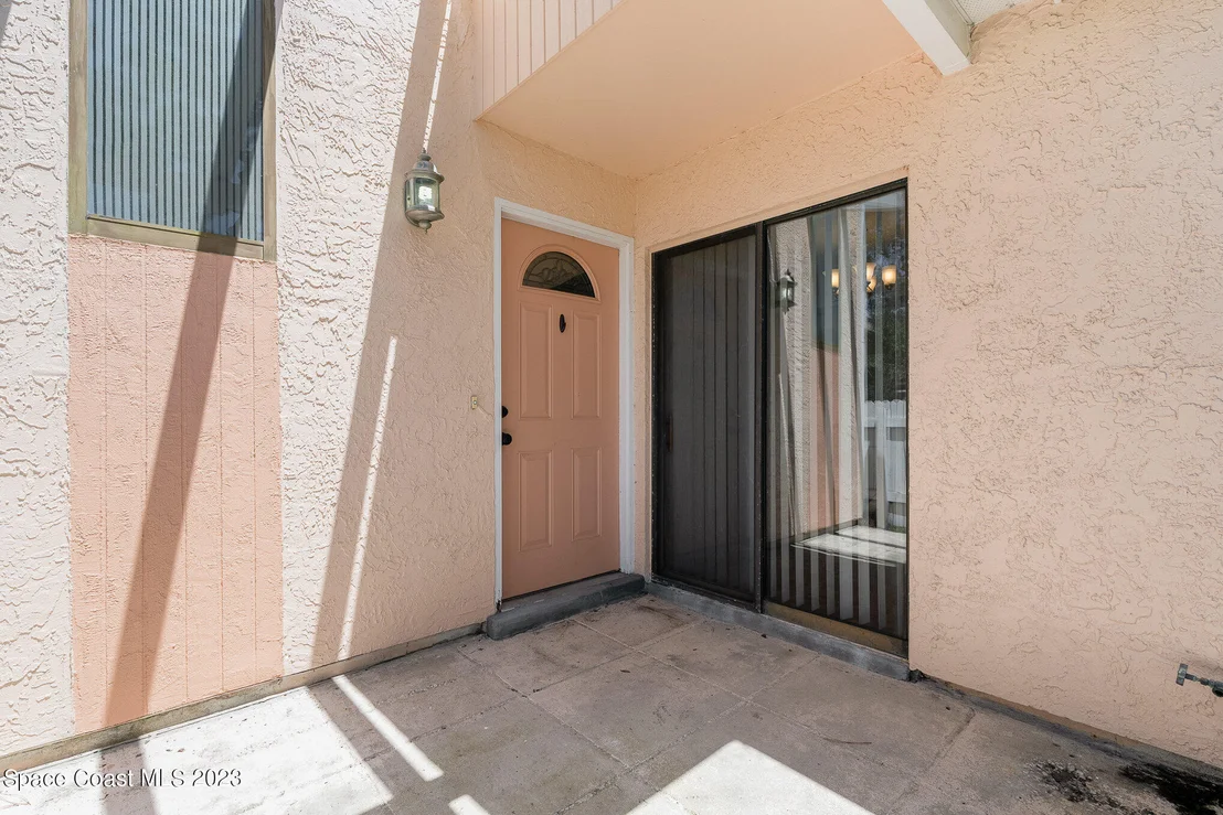 Photo of Unit 113 at 277 Current Drive