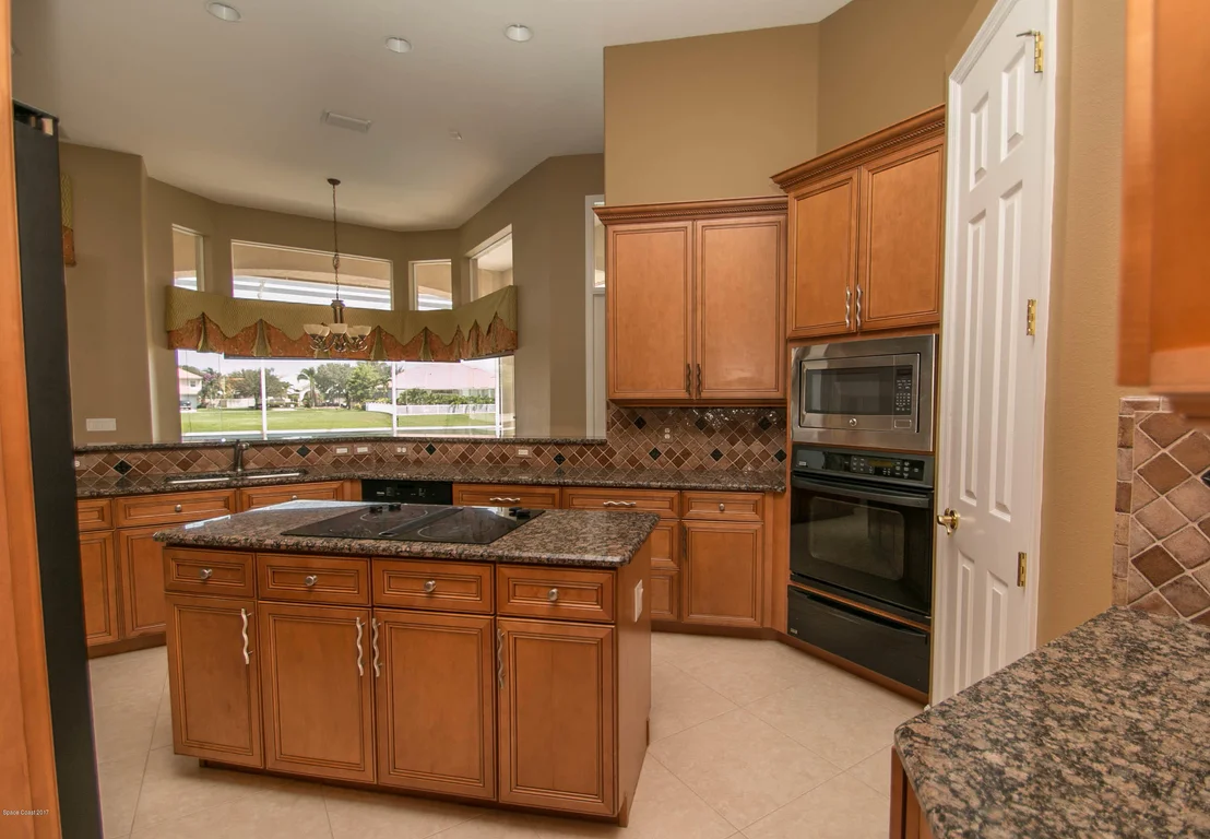 Photo of 282 Flanders Drive