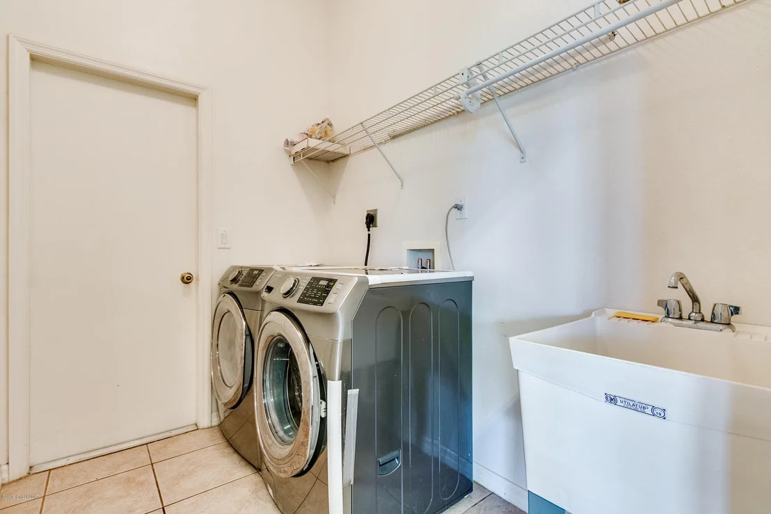 Photo of 899 Lyons Circle NW